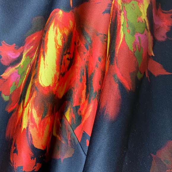 Melonie T long sleeve Floral print black dress with zipper back. NWT - Picture 4 of 8